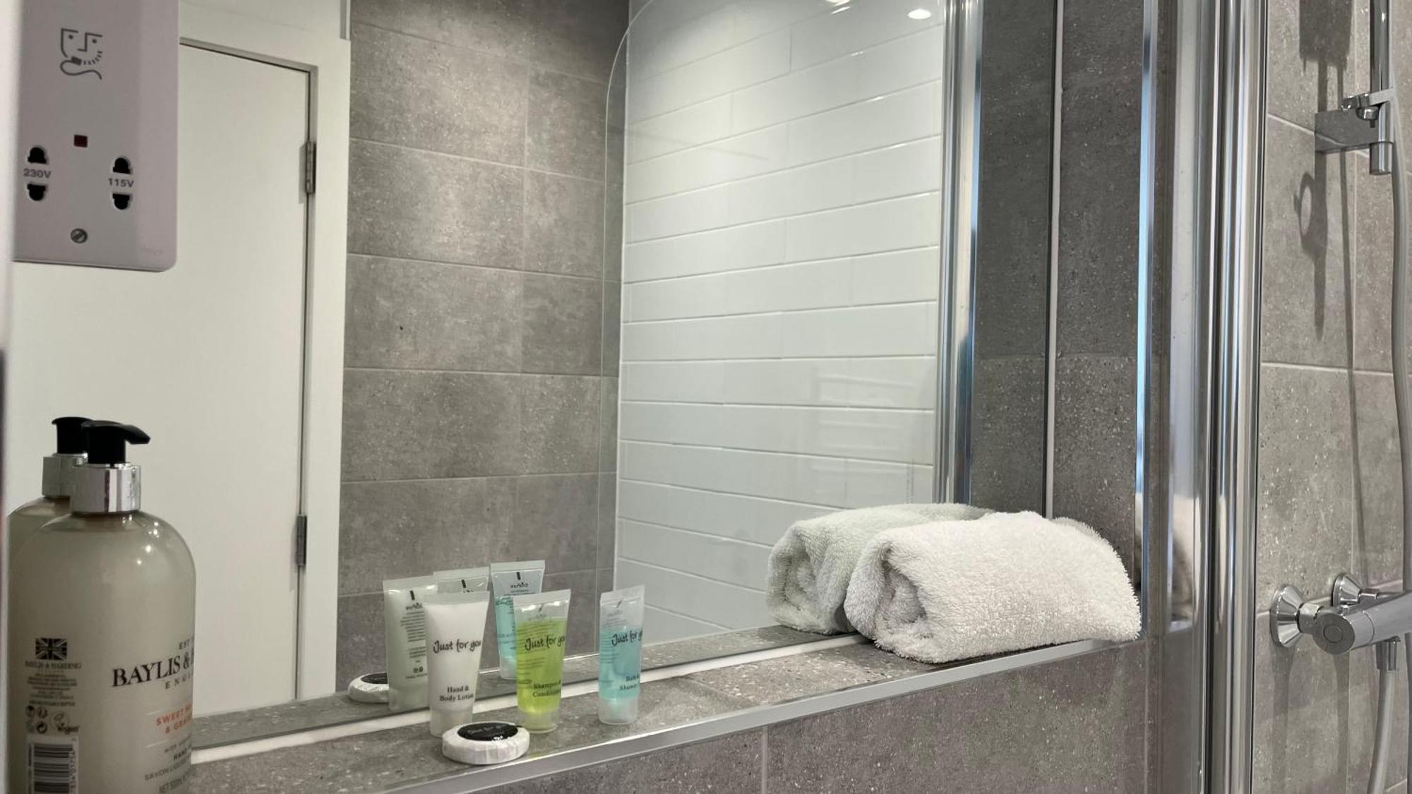 New Build 1 Bedroom Apartment, Jewellery Quarter バーミンガム エクステリア 写真